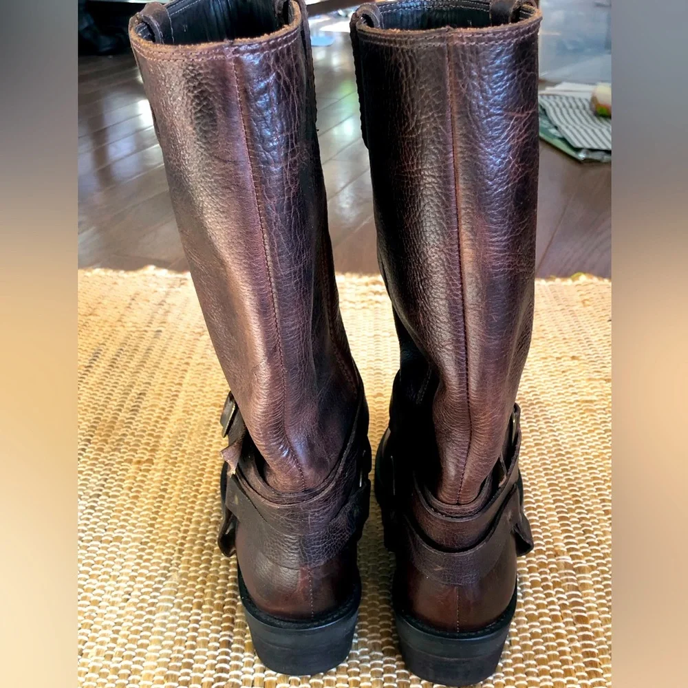 MIA s7 harness strap boots Beautiful and barely worn Leather uppers/rubber sole - Picture 3 of 8